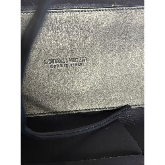 Bottega Veneta Small Arco Intrecciato Leather Tote in Cruise - Picture 15 of 16